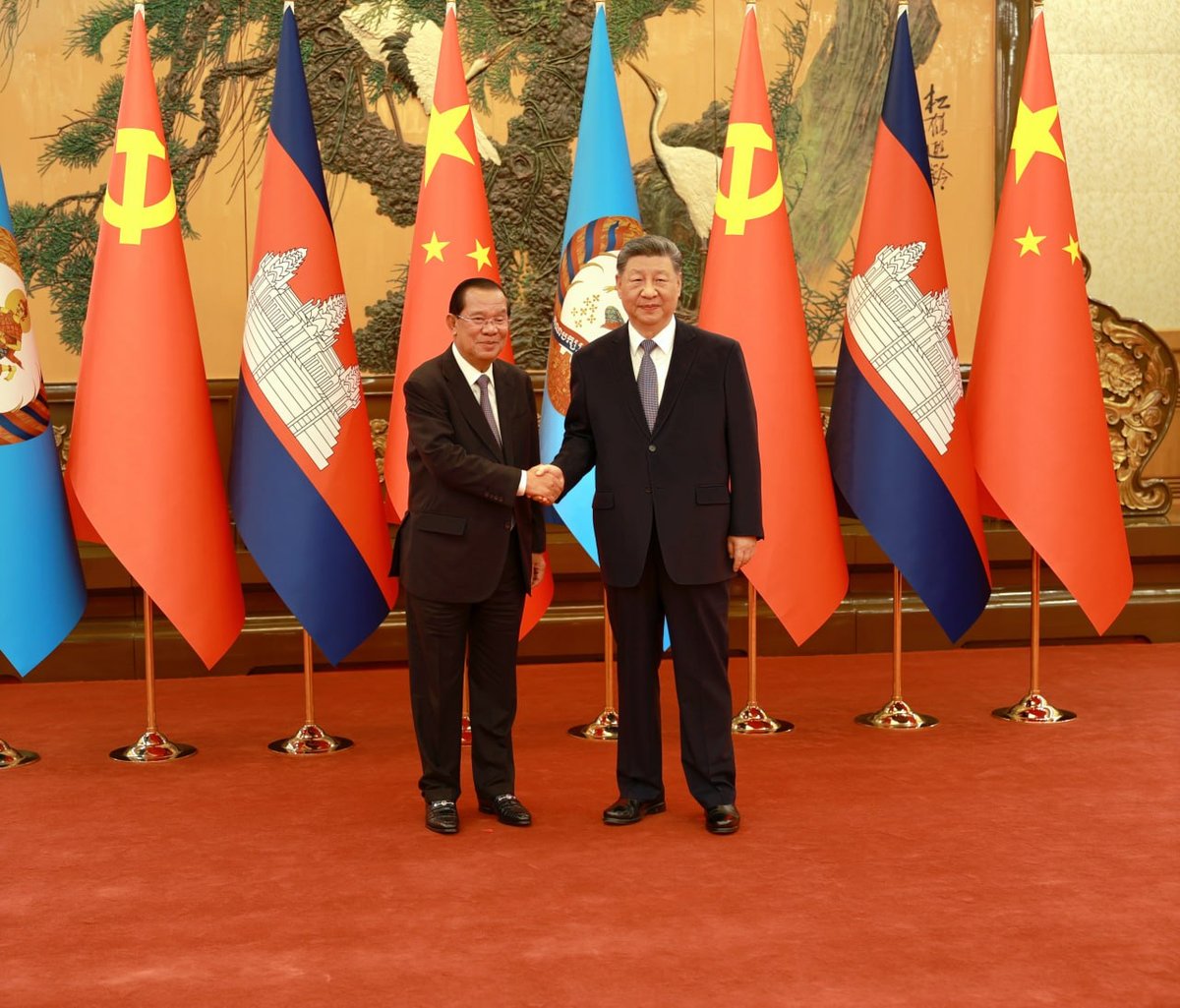 洪森在北京会见习近平 双方举行双边会谈深化合作
