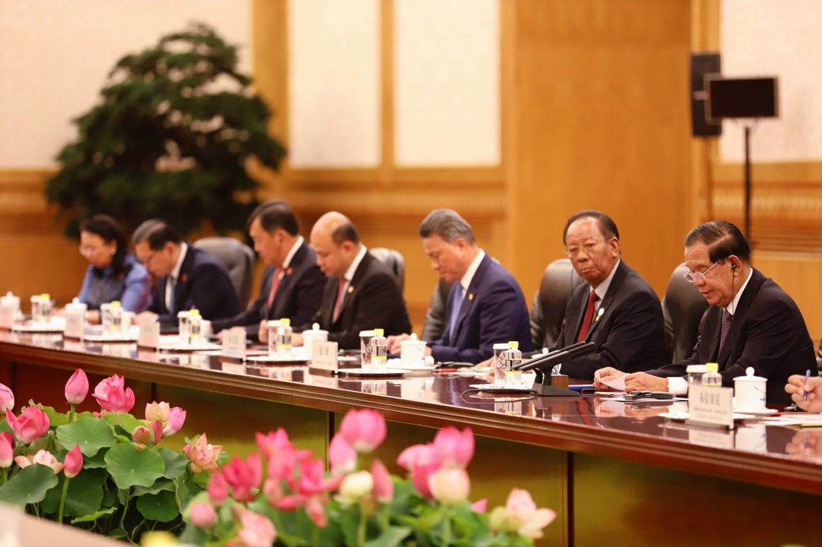 洪森在北京会见习近平 双方举行双边会谈深化合作