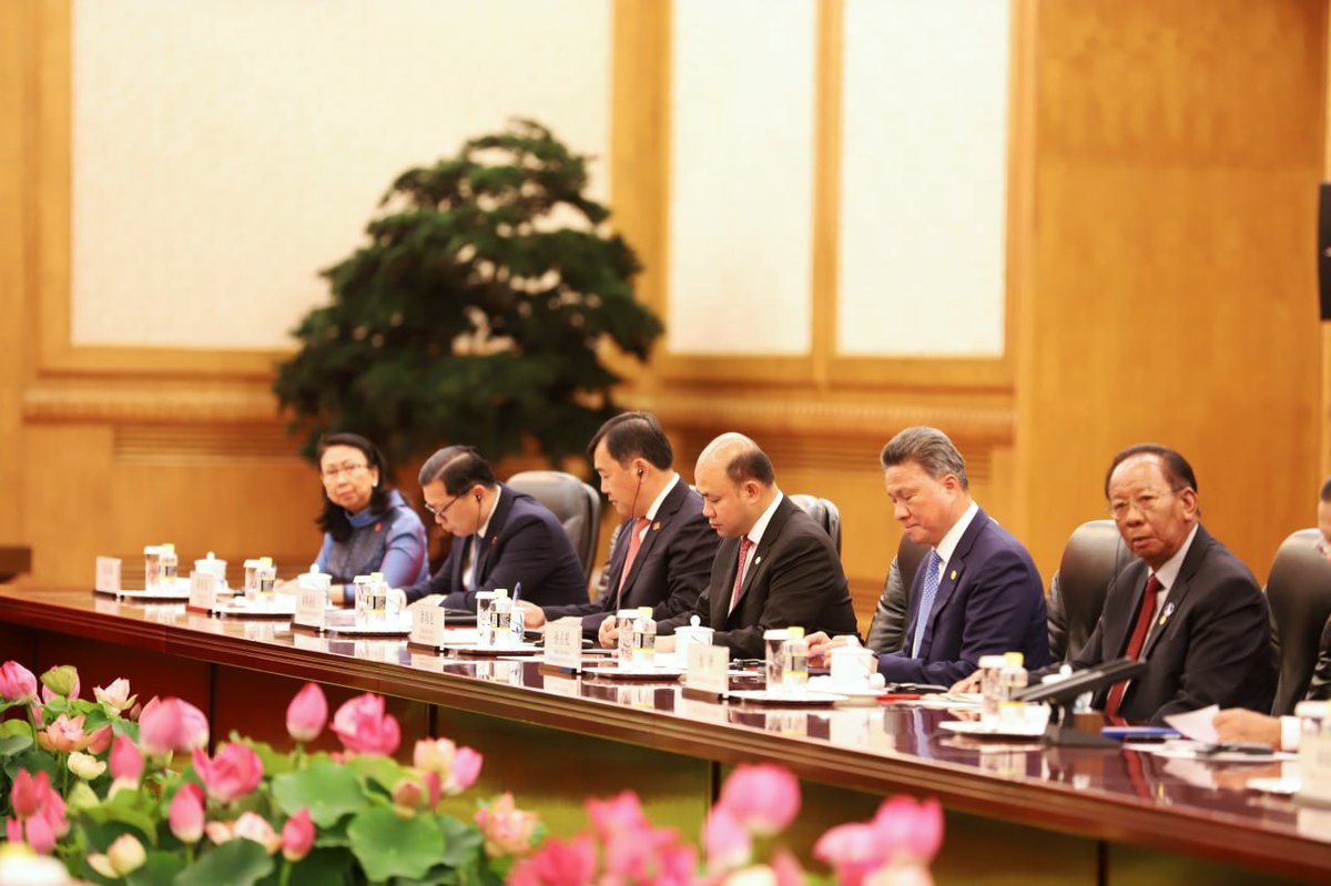 洪森在北京会见习近平 双方举行双边会谈深化合作
