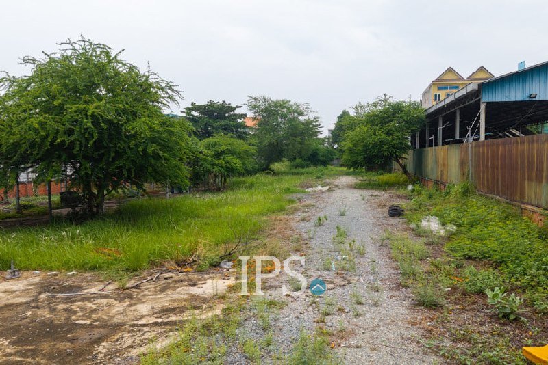 水净华区核心地块出售,占地3417平方米,拥有四份硬卡,具备