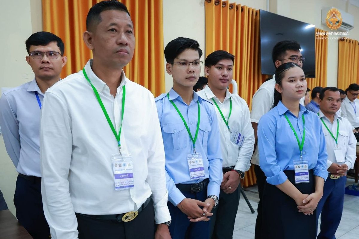 洪玛尼主持公务员考试阅卷 引入反腐败单位全程监督