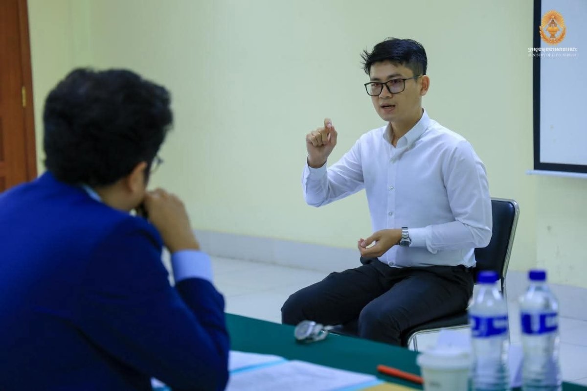 边境事务国务秘书处公务员选拔面试进行中 现场评分