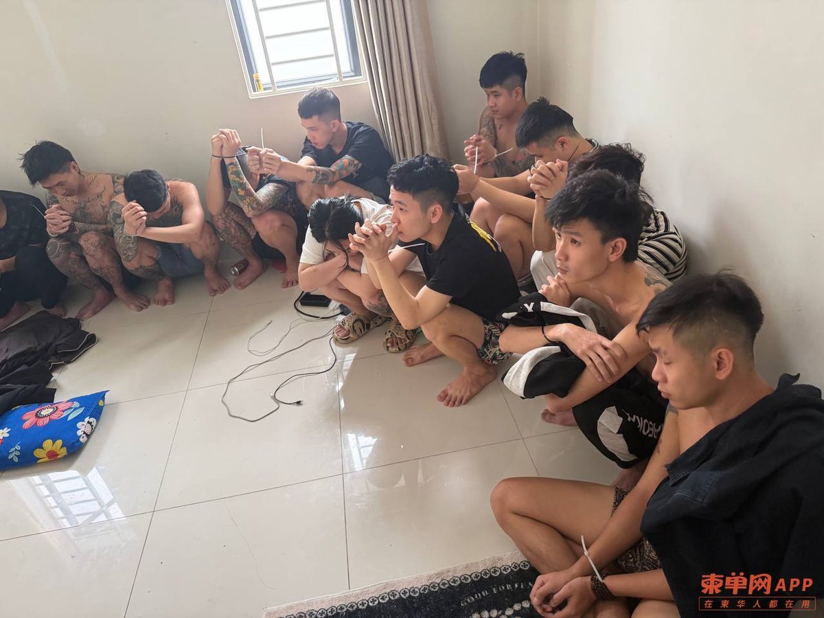 金边铁桥头区突击检查 25名越南籍人员涉电诈落网