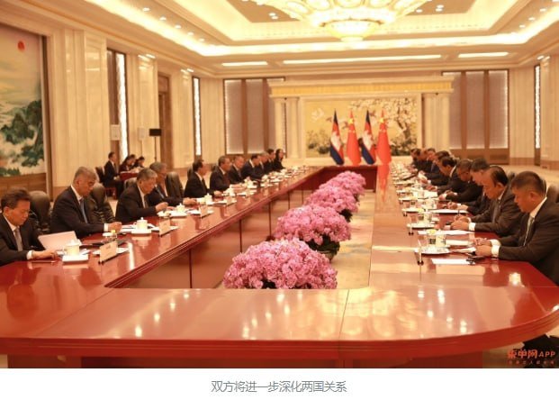 李强会见洪森 强调深化中柬战略对接与务实合作