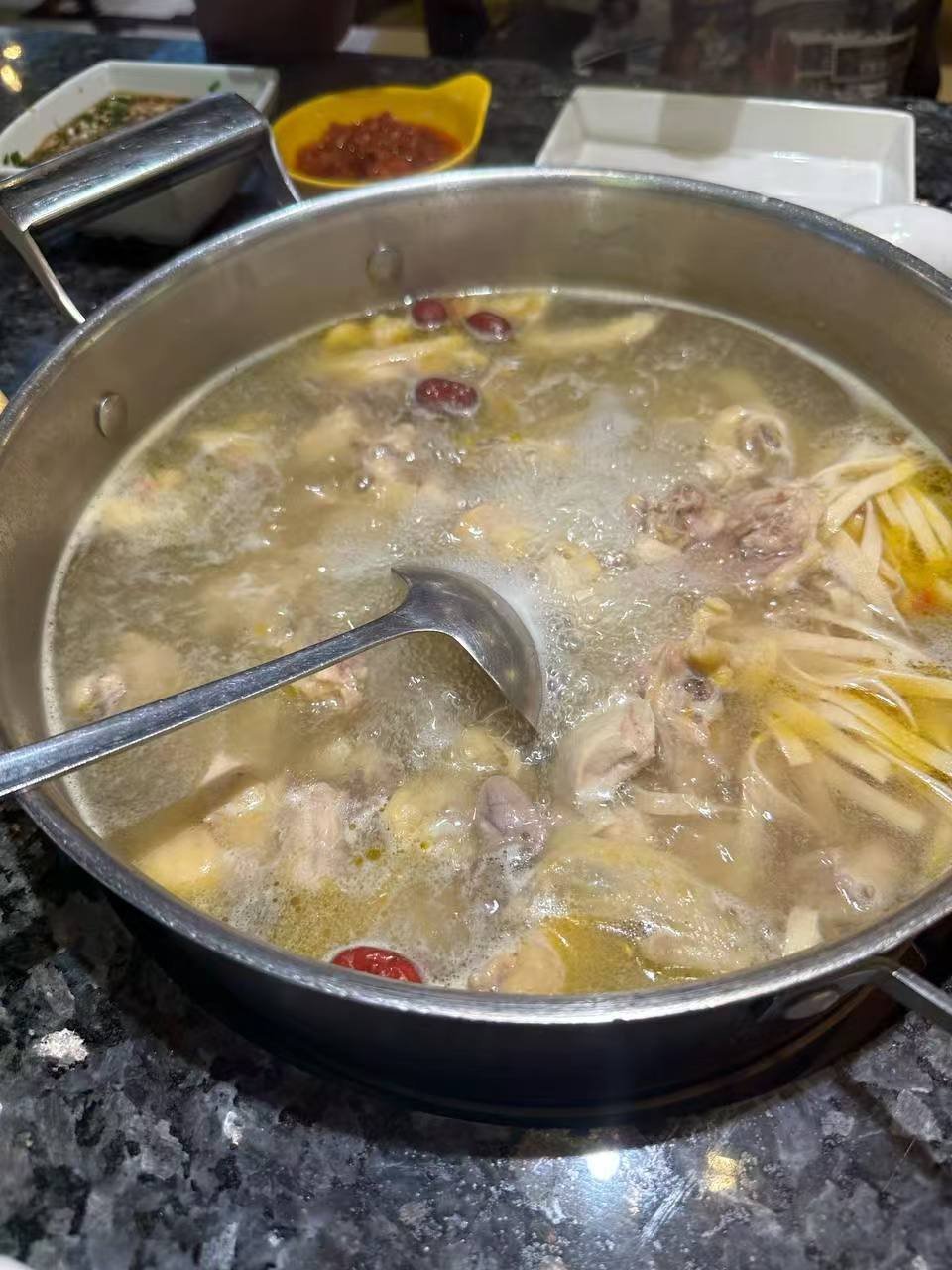 木牌地区提供24小时全城餐饮配送,主打烤肉