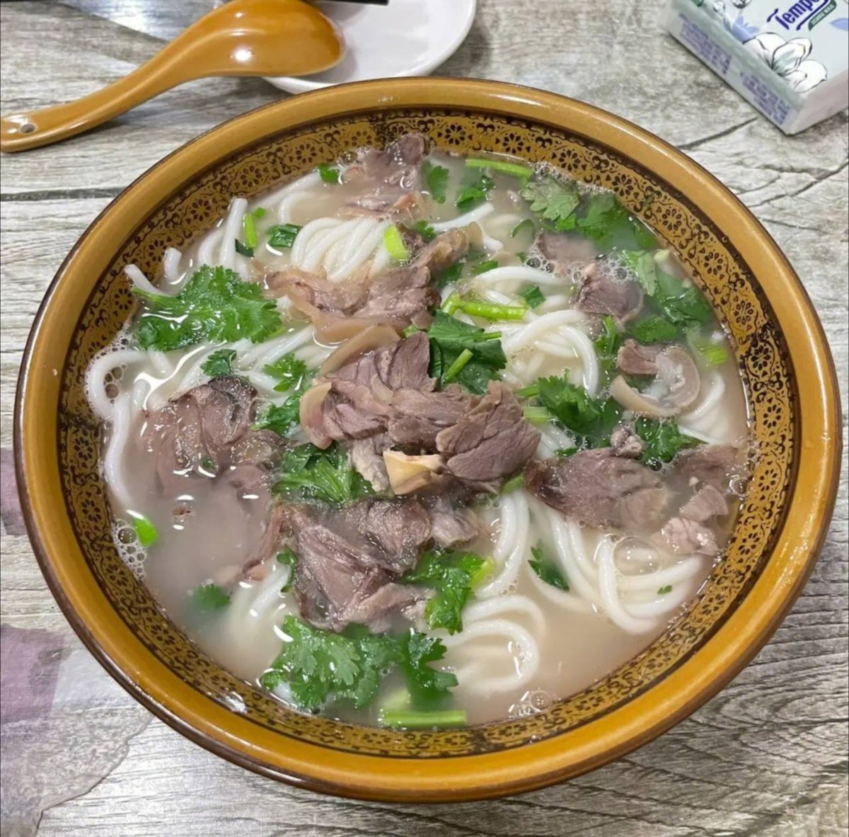 桂小厨24小时营业 广式烧腊粉$7起 烧鹅腿粉$15
