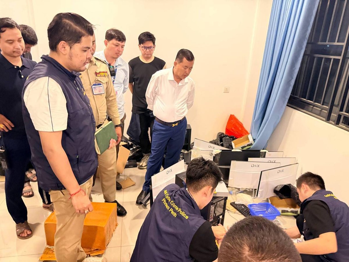 金边集茂271商场手机店被查 3人被捕缴获大量设备