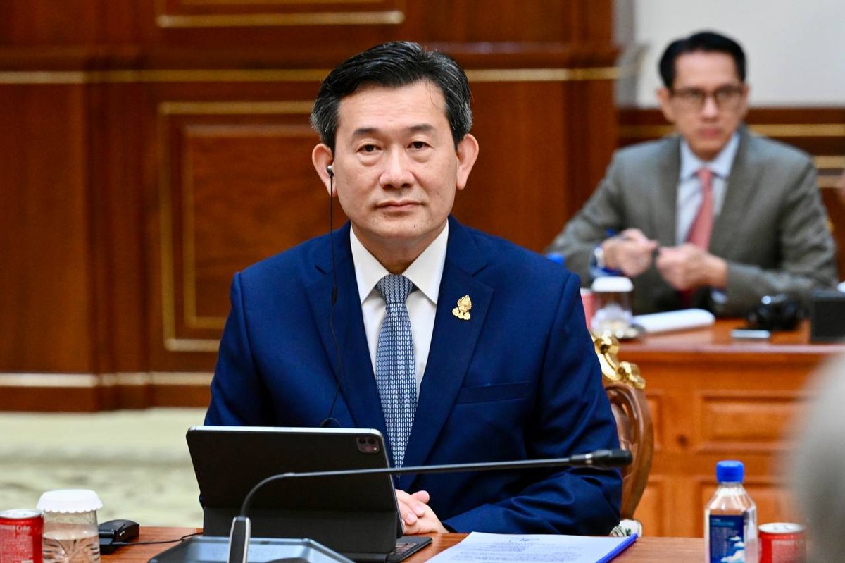 洪森在金边会见罗马尼亚总统特使 探讨双边合作