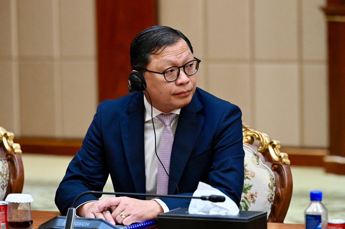 洪森在金边会见罗马尼亚总统特使 探讨双边合作