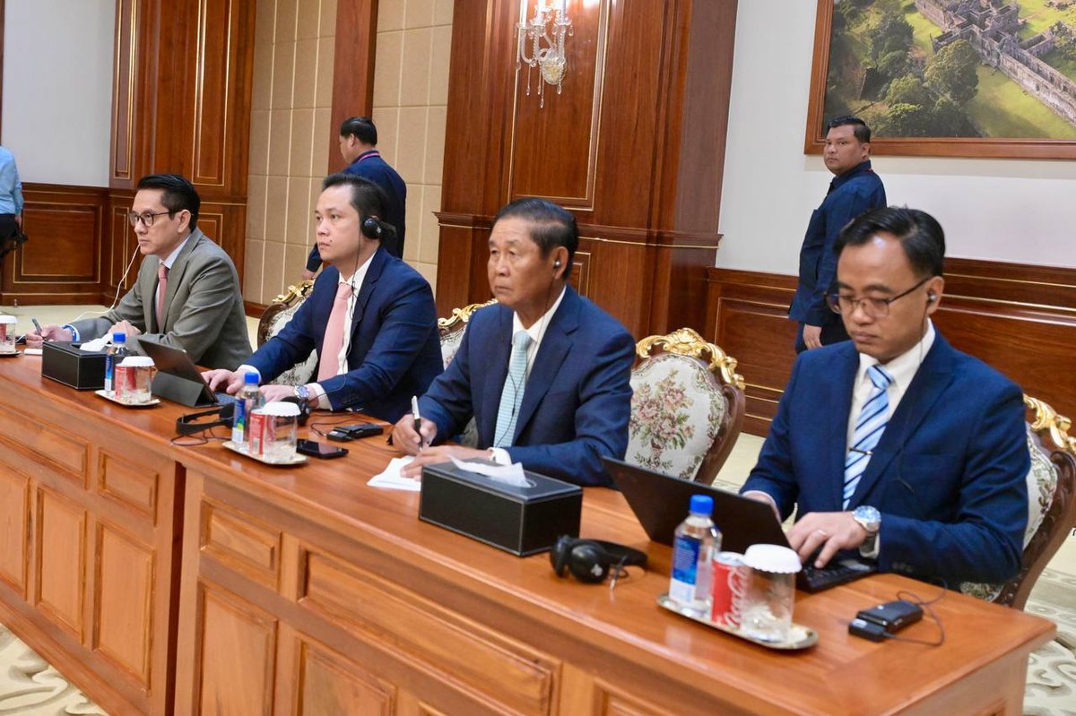 洪森在金边会见罗马尼亚总统特使 探讨双边合作