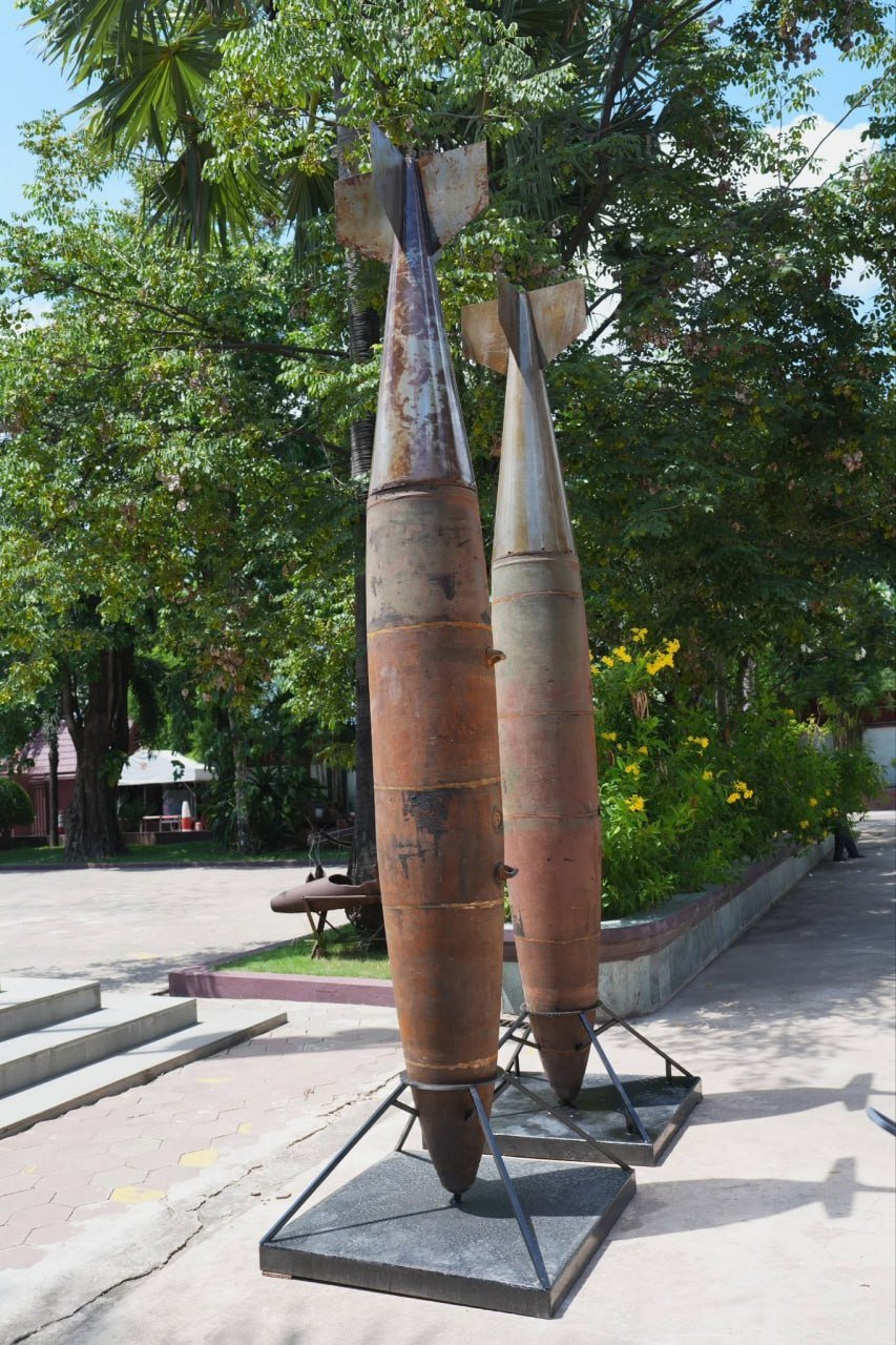 金边柬埔寨排雷行动中心展出MK-84炸弹残骸 重达1吨