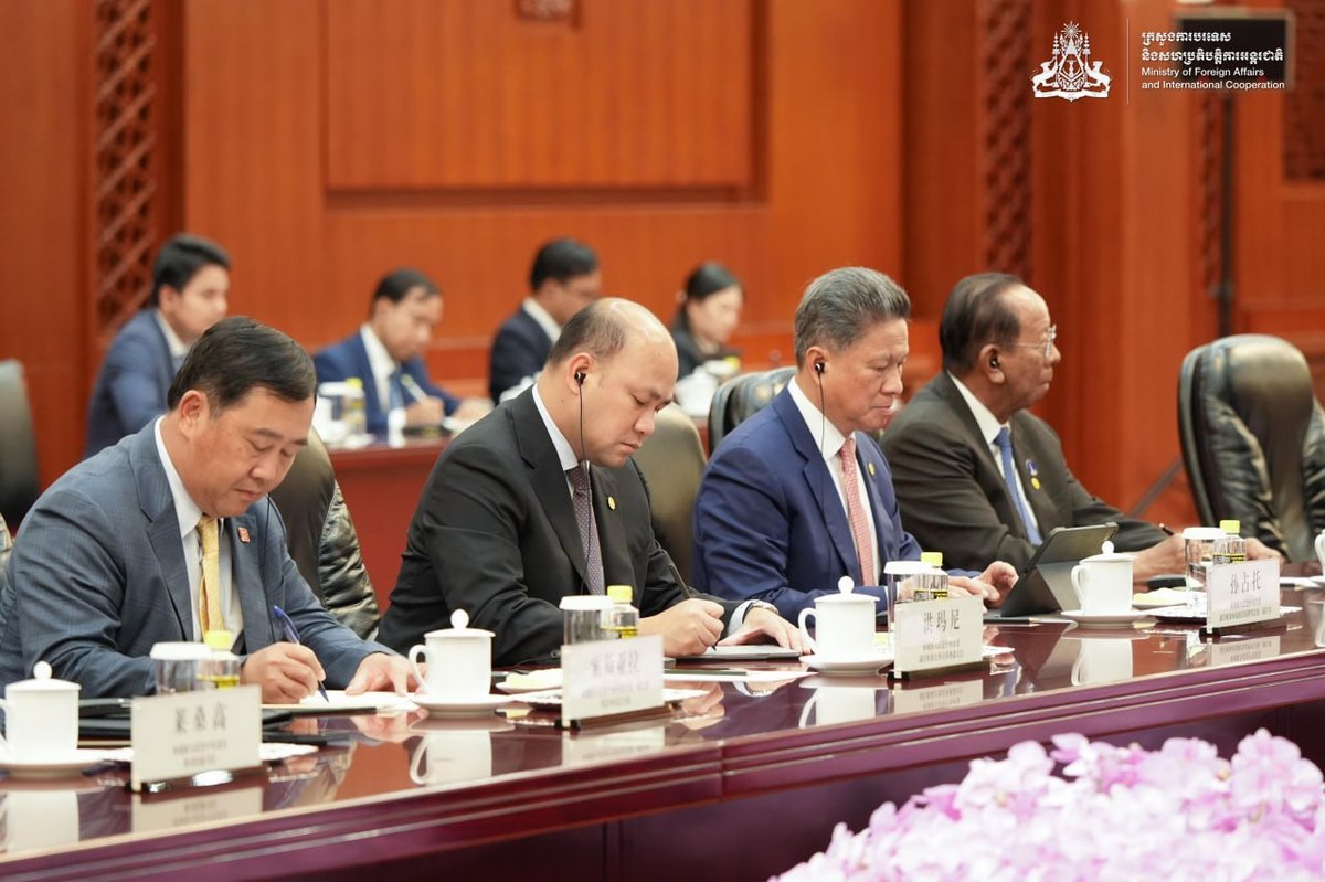 洪森在北京会见赵乐际 深化柬中立法机构友好合作