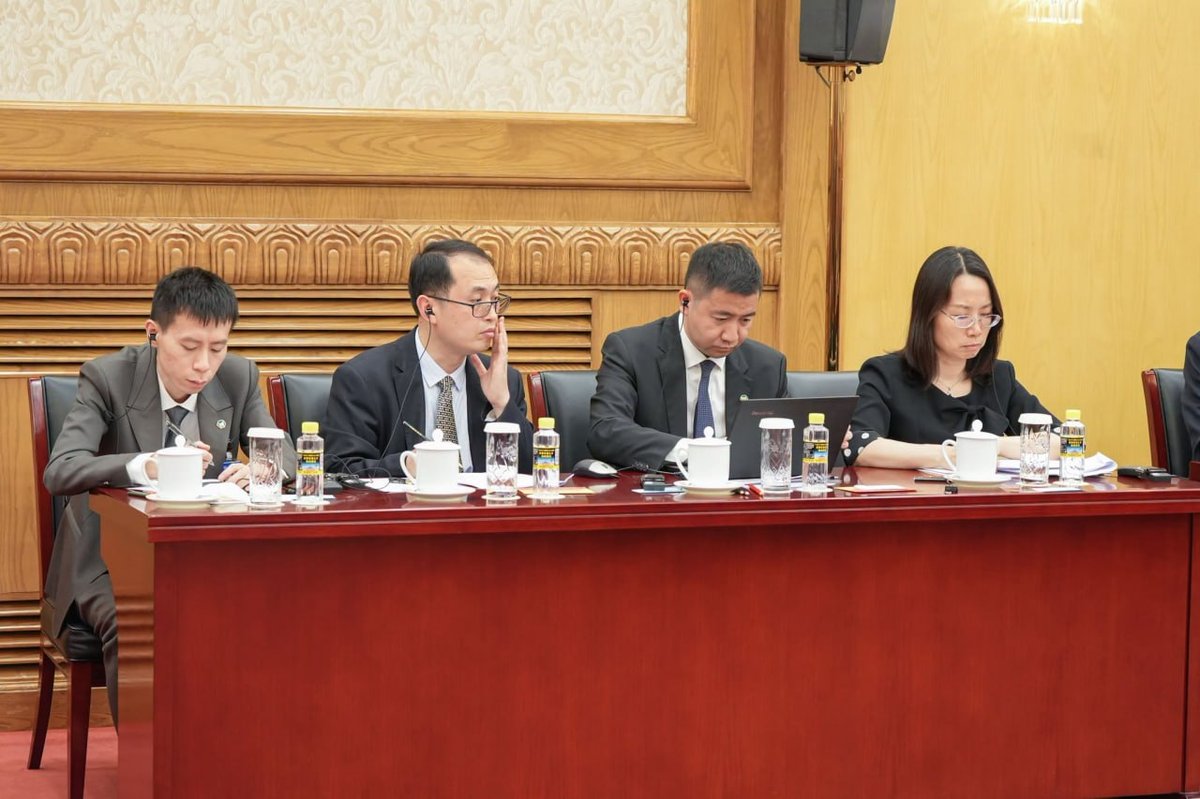 洪森在北京与习近平举行双边会谈 深化柬中战略合作