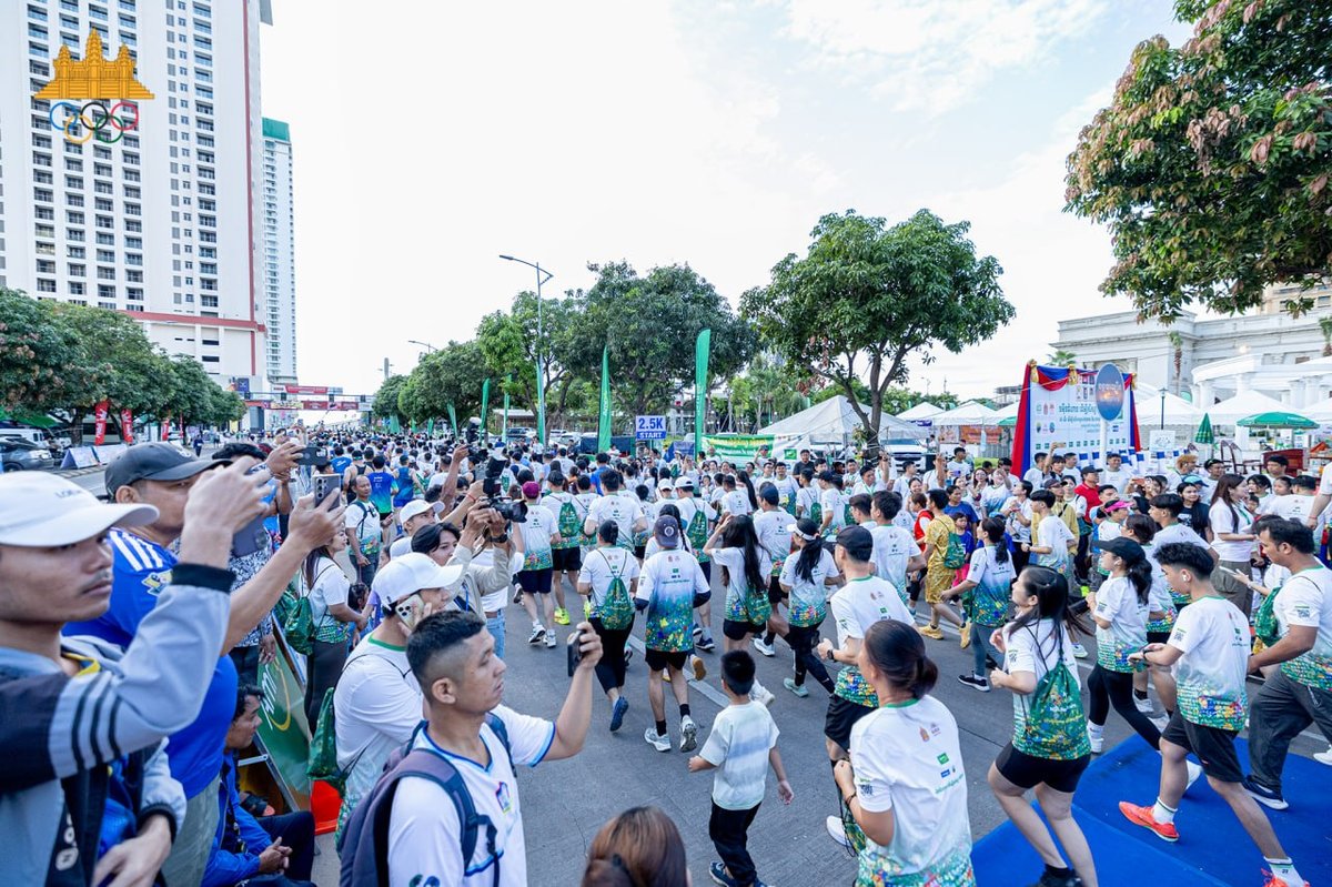 首届“万步助万生”慈善跑活动圆满落幕,因其显著的社会影响力,