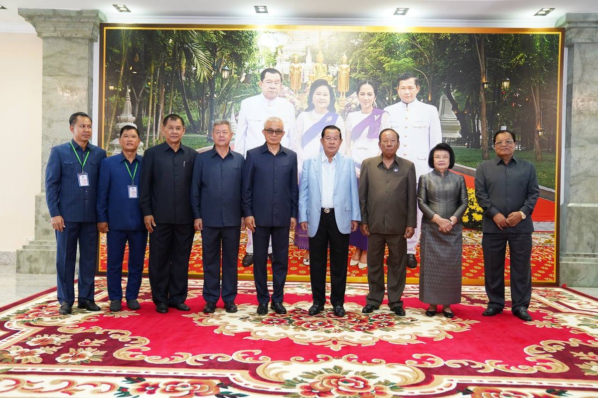 洪森与干拉省官员会面 部署地方行政工作