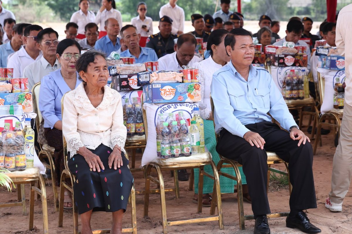 官金出席茶胶省反腐败单位新大楼奠基仪式