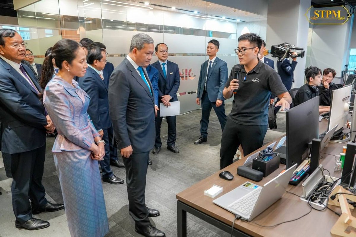 洪玛奈访问越南国家创新中心 推动科技合作