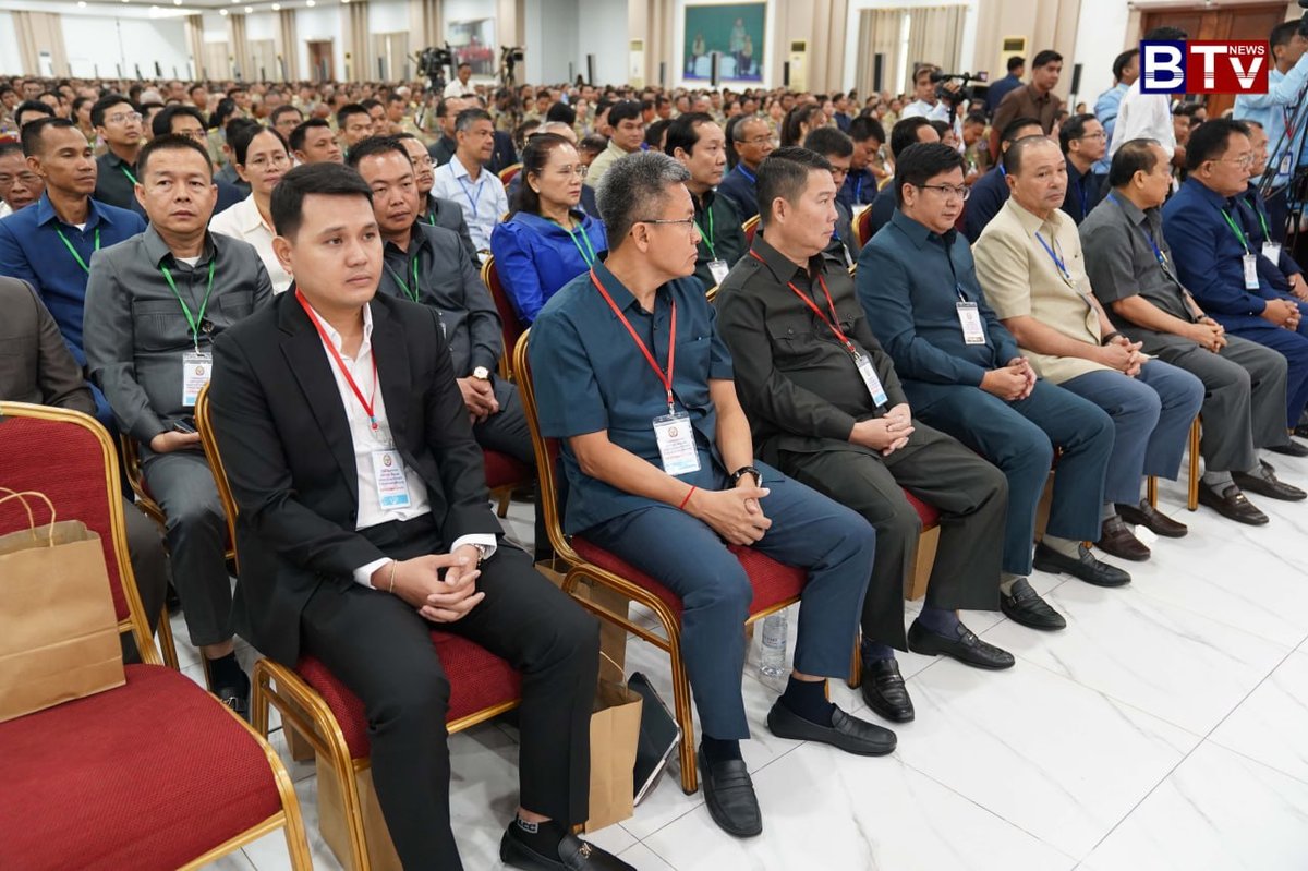 洪森在马德望与拜林省官员会晤 强调地方行政执行力