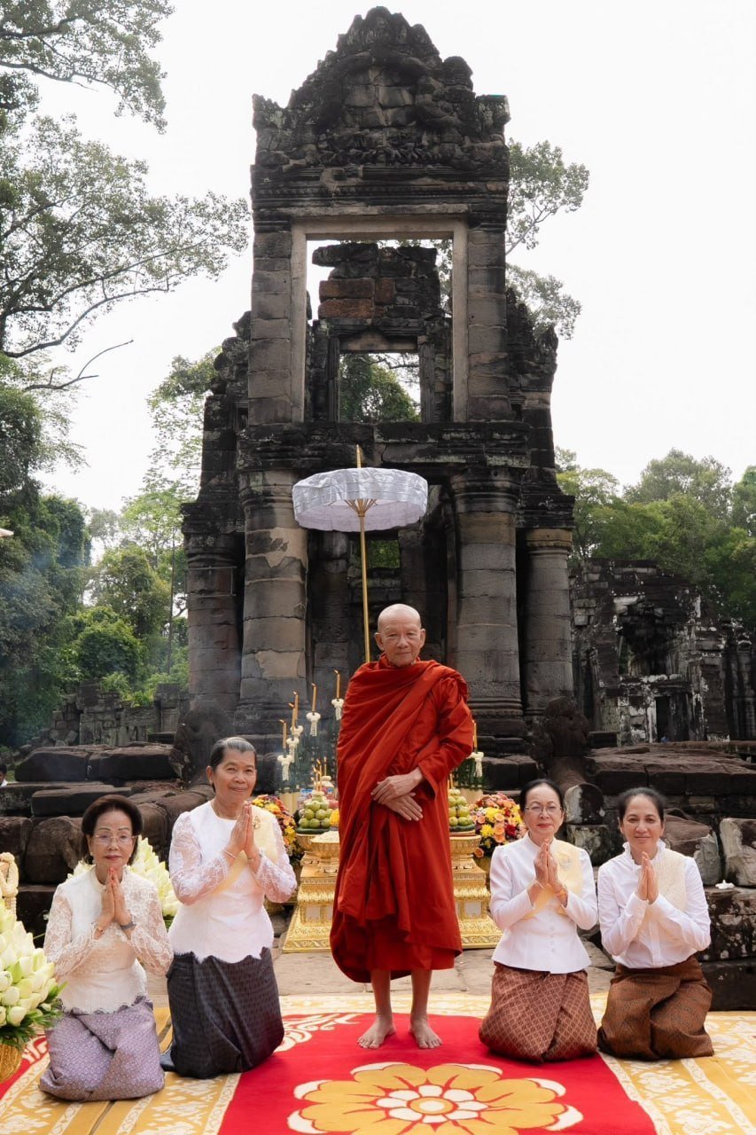 棉森婉与碧占莫妮共同祈福 祈愿国家和平繁荣