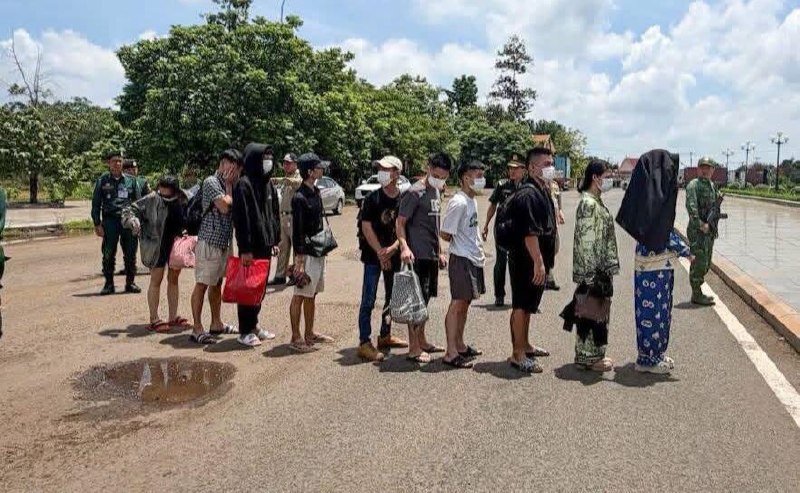 98名越南籍涉案人员因网络诈骗被柬埔寨遣返