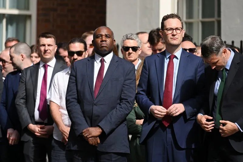 英国首相斯塔默宣布辞职 开启英国政权有序过渡