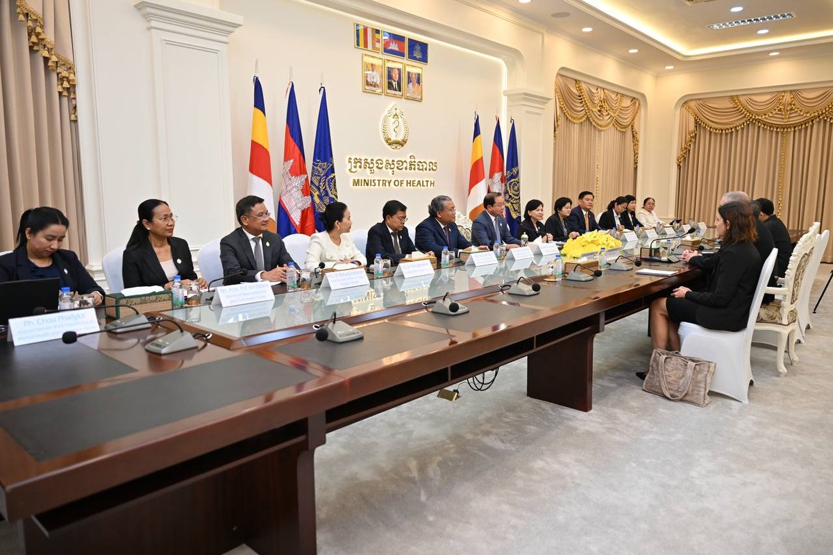 卫生部高度评价联合国儿童基金会驻柬代表任内贡献