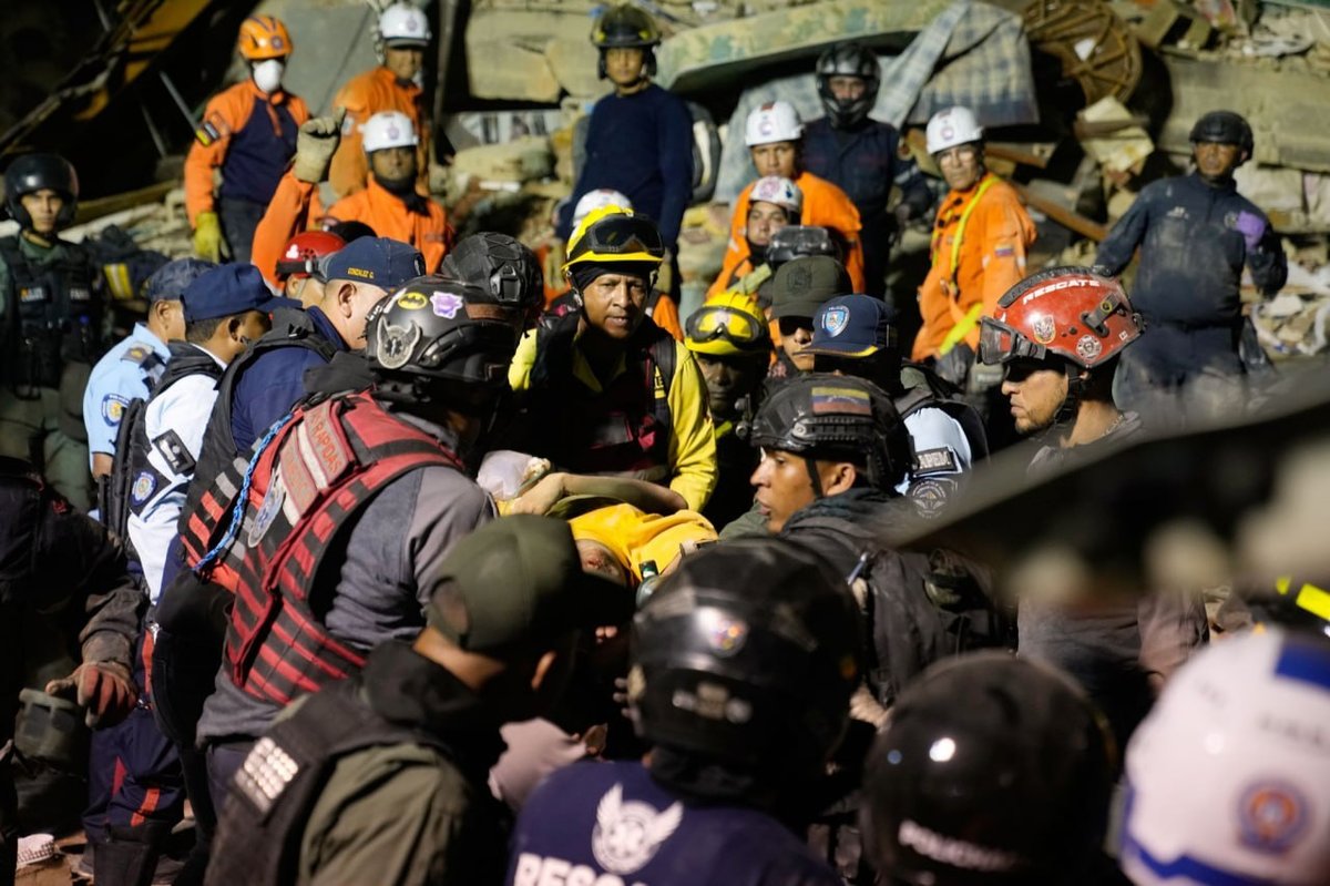 委内瑞拉发生强烈地震,目前已造成至少32人死亡,超过700人