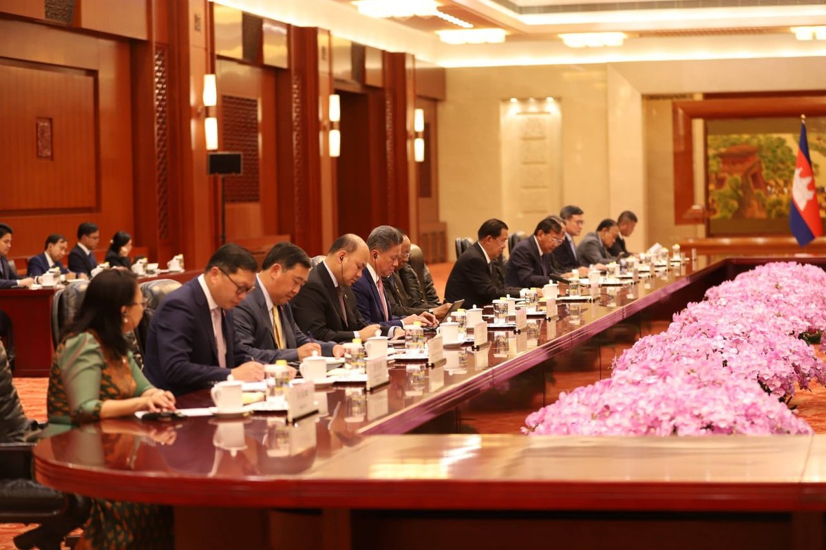 洪森在北京会见赵乐际 探讨中柬立法机构合作