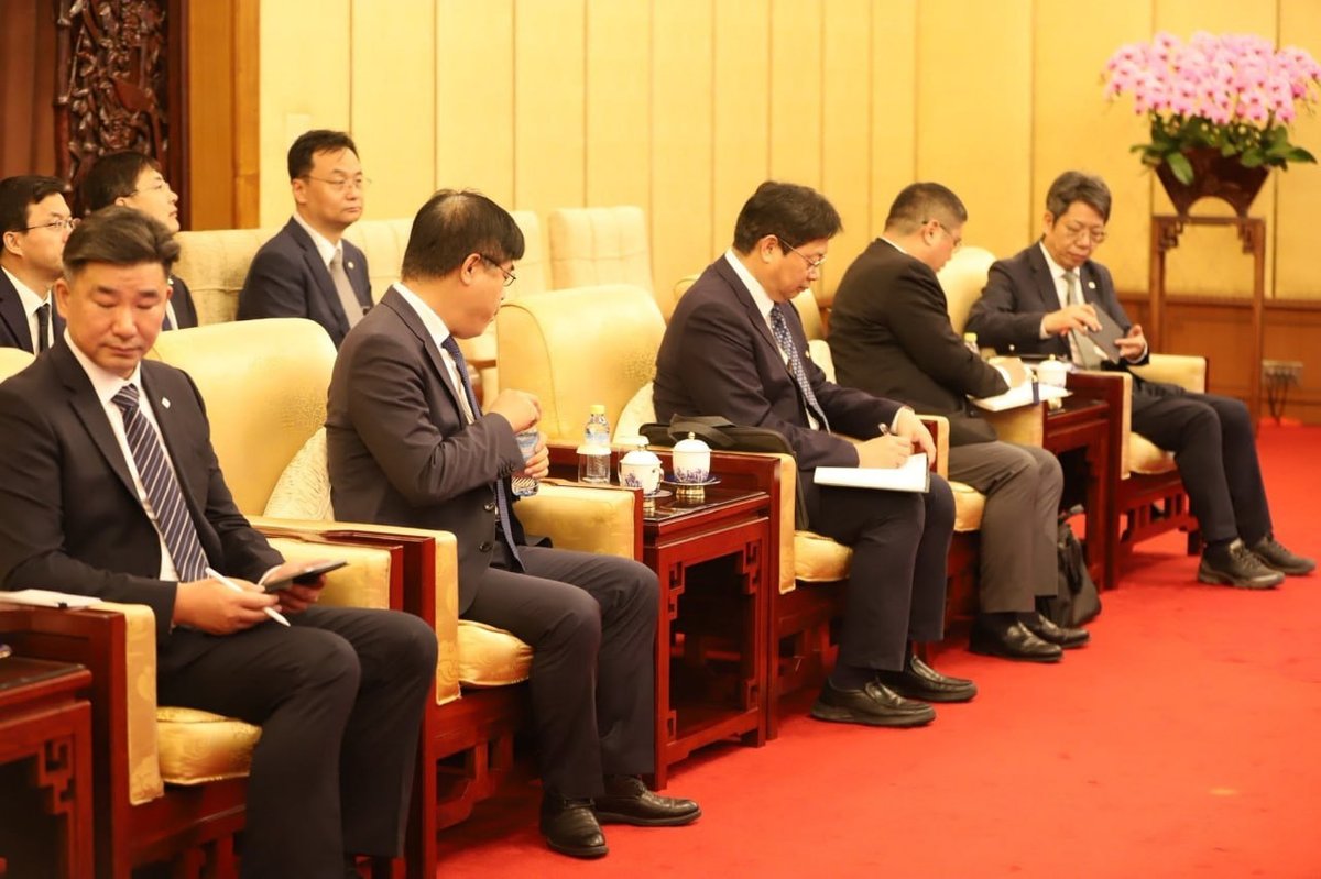 洪森在北京会见中国交通建设集团负责人 探讨基建合作