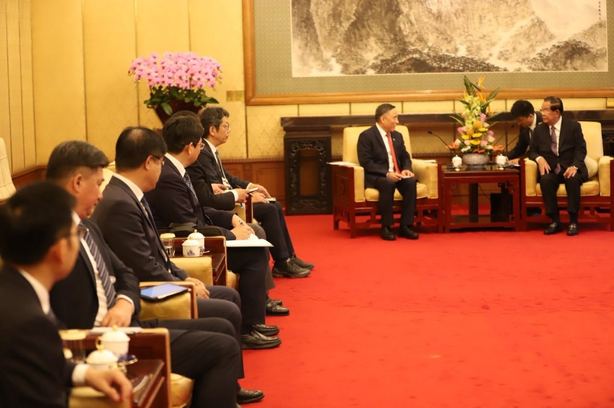 洪森在北京会见中国交通建设集团负责人 探讨基建合作