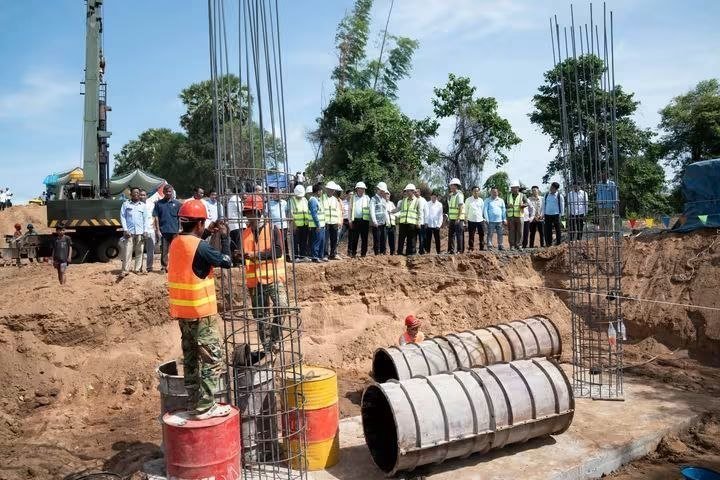 巴朗县斯登森河钢桥动工 建成后将便利民众出行