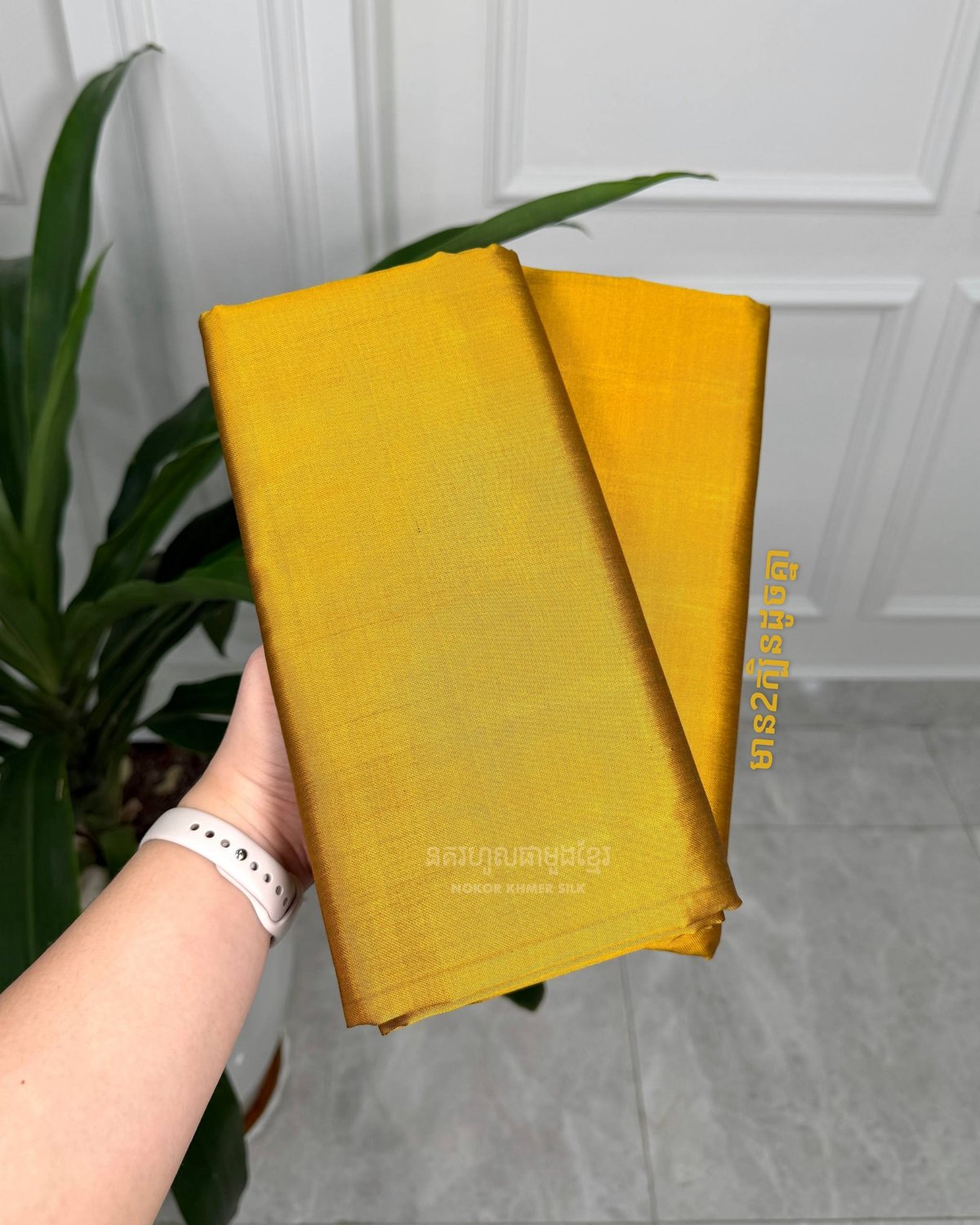 Plain Khmer Silk推出100%纯手工编织丝绸,