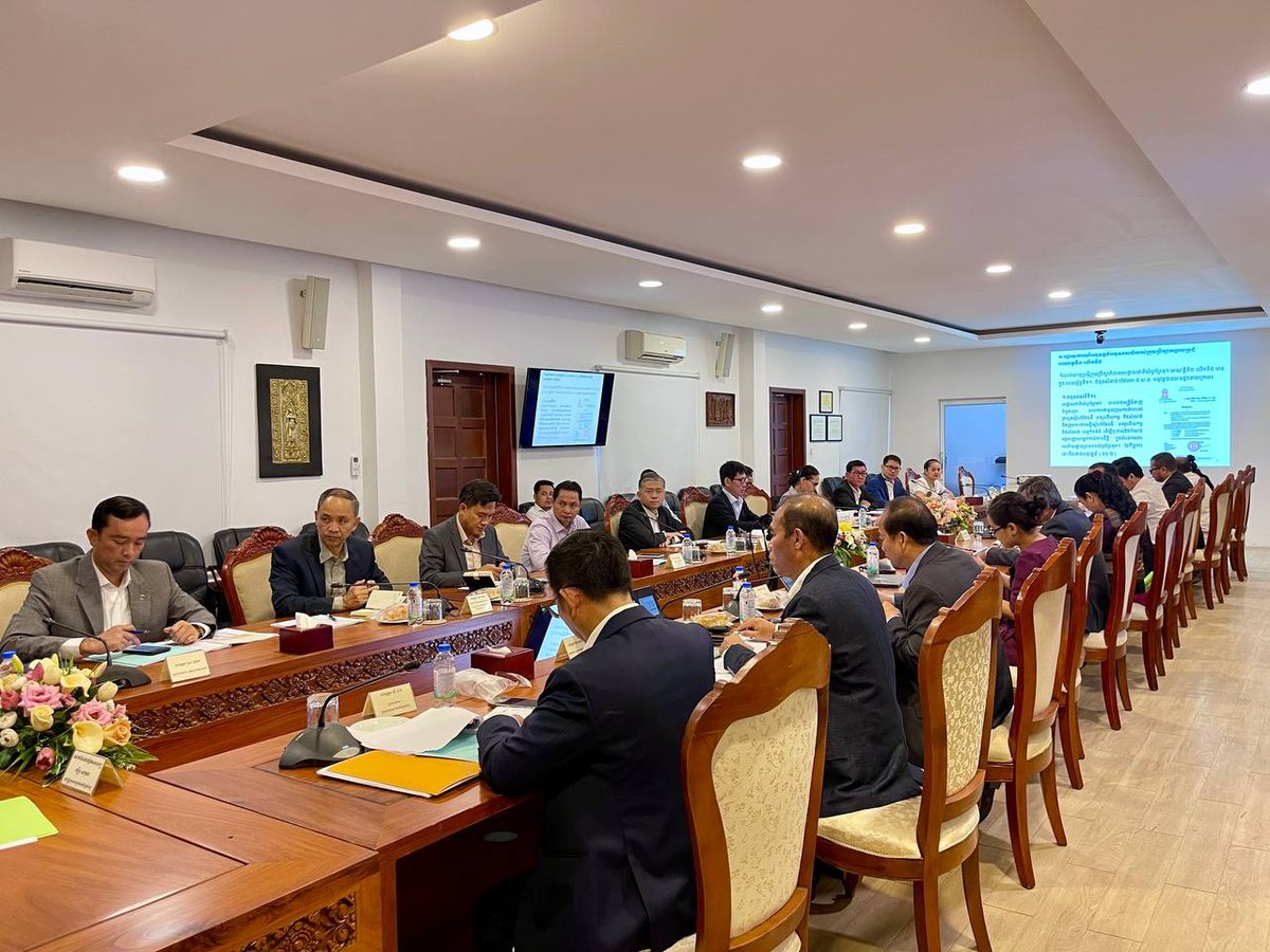 三波雷古国家管理局第三届第六次董事会会议召开