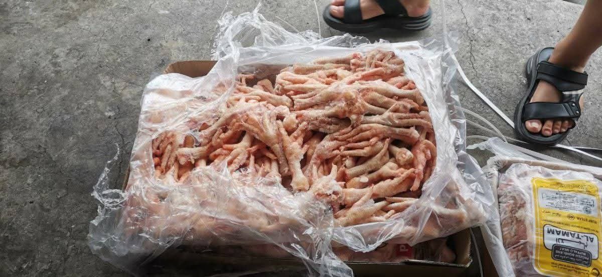 森速区一大型冷冻肉仓库遭突击检查 涉案肉类数百吨