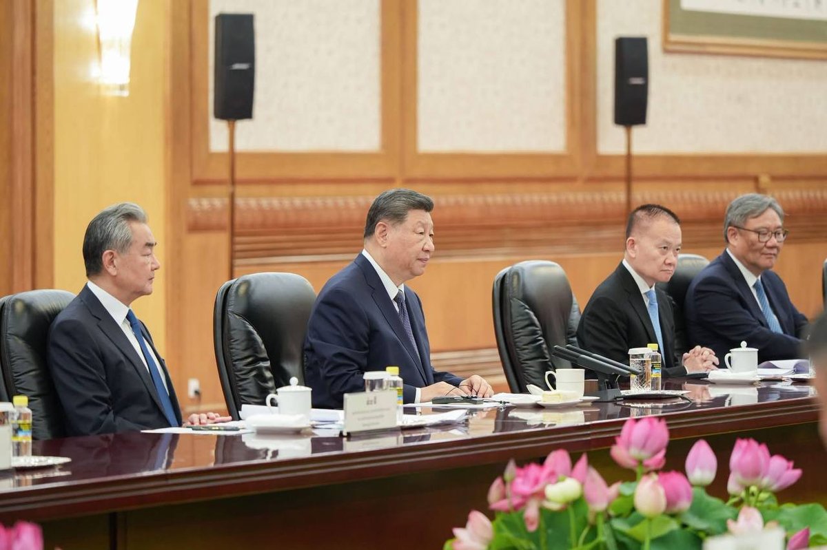 洪森在北京会见习近平 双方举行双边工作会谈