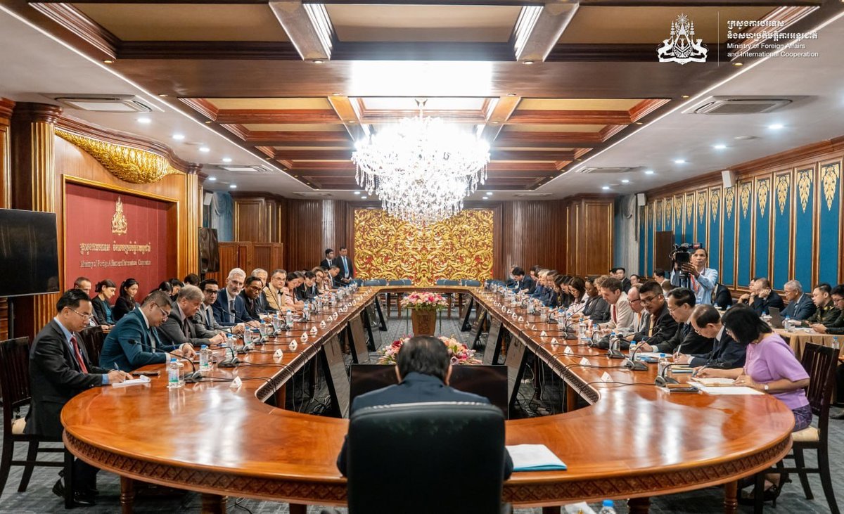 布拉索昆向国际使团阐述柬埔寨海洋法公约立场