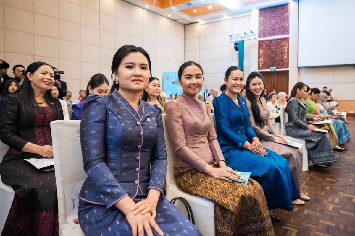 莫尼列太后与碧占莫妮获颁国际奖项 柬埔寨慈善事业受认可