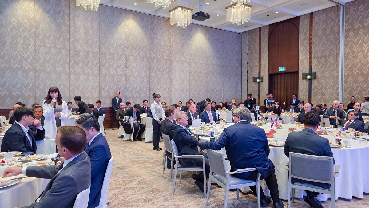 劳工部与美国商会举办政企早餐会 优化营商环境机制