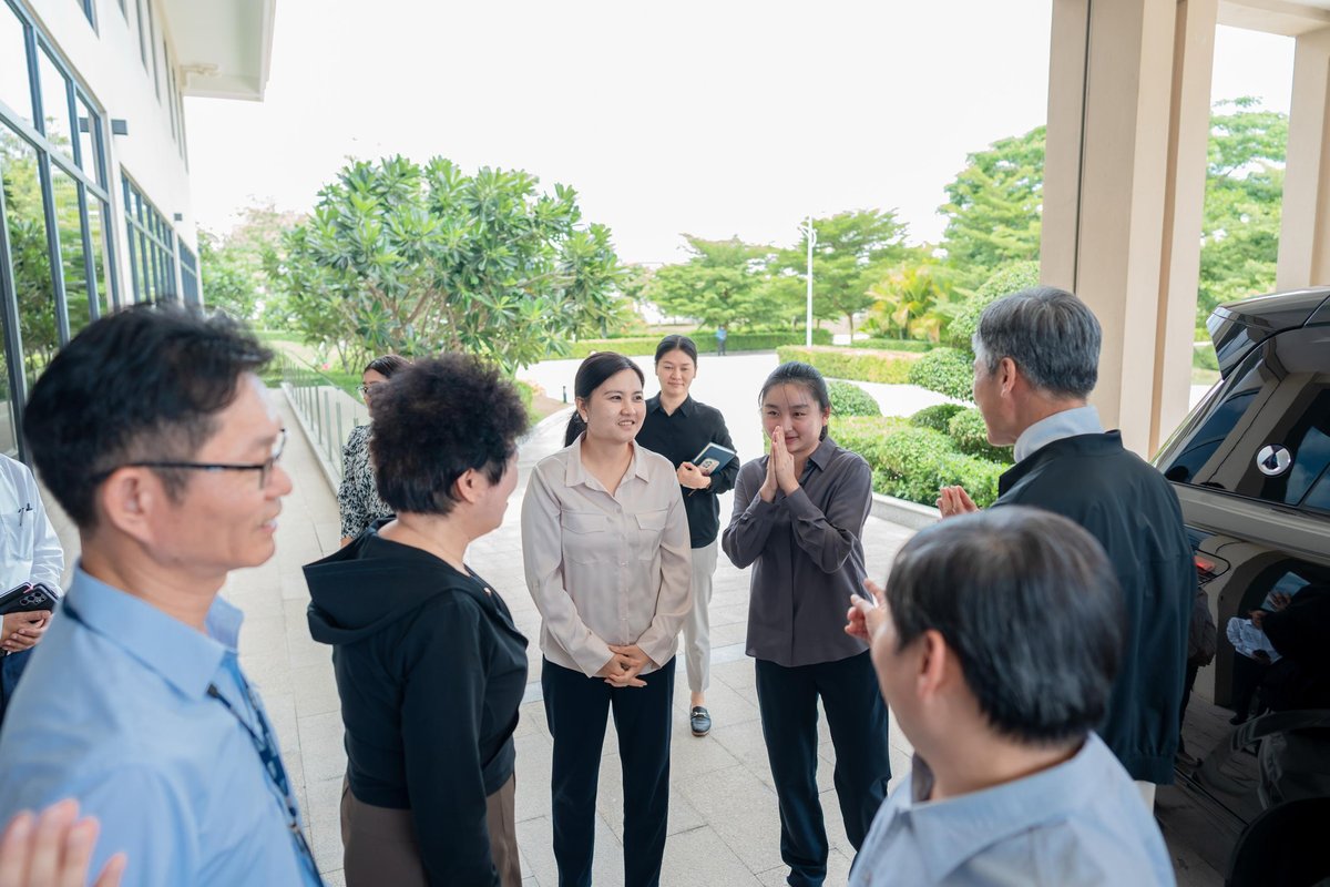 劳工部部长走访实居省制衣厂 强调劳资和谐与技能培训