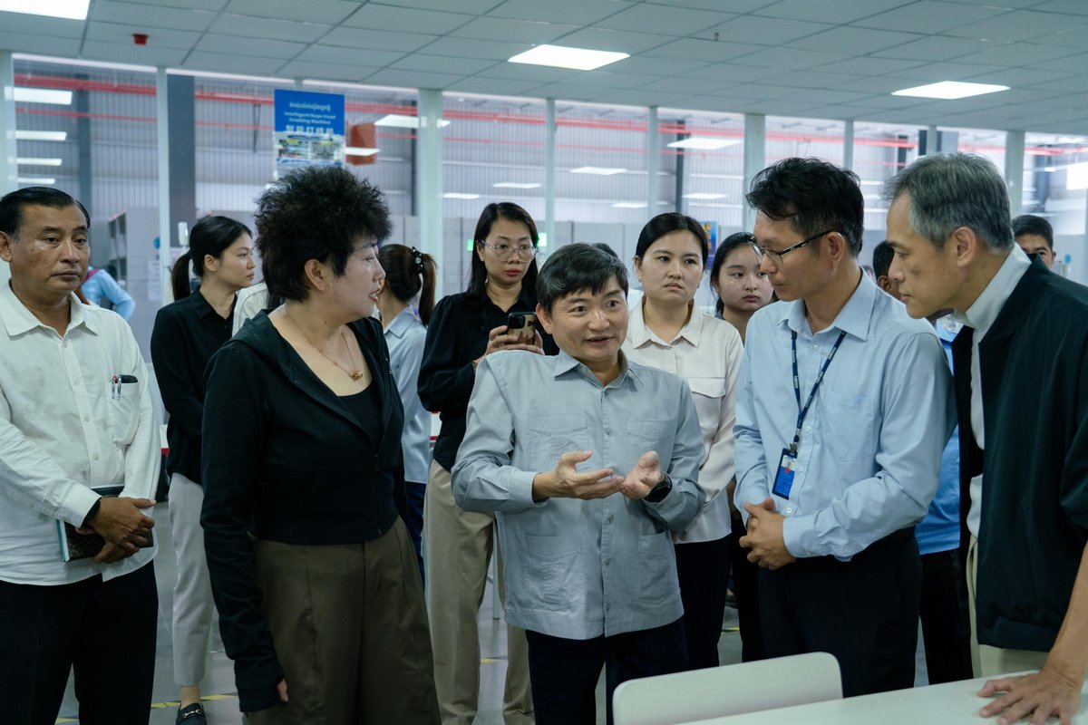 劳工部部长走访实居省制衣厂 强调劳资和谐与技能培训