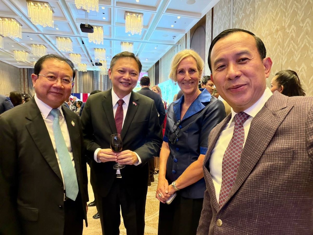 柬埔寨旅游部部长出席英国国王查尔斯三世诞辰庆典