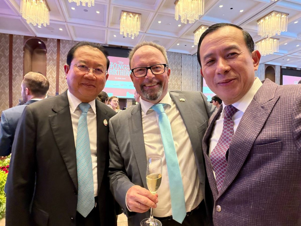 柬埔寨旅游部部长出席英国国王查尔斯三世诞辰庆典