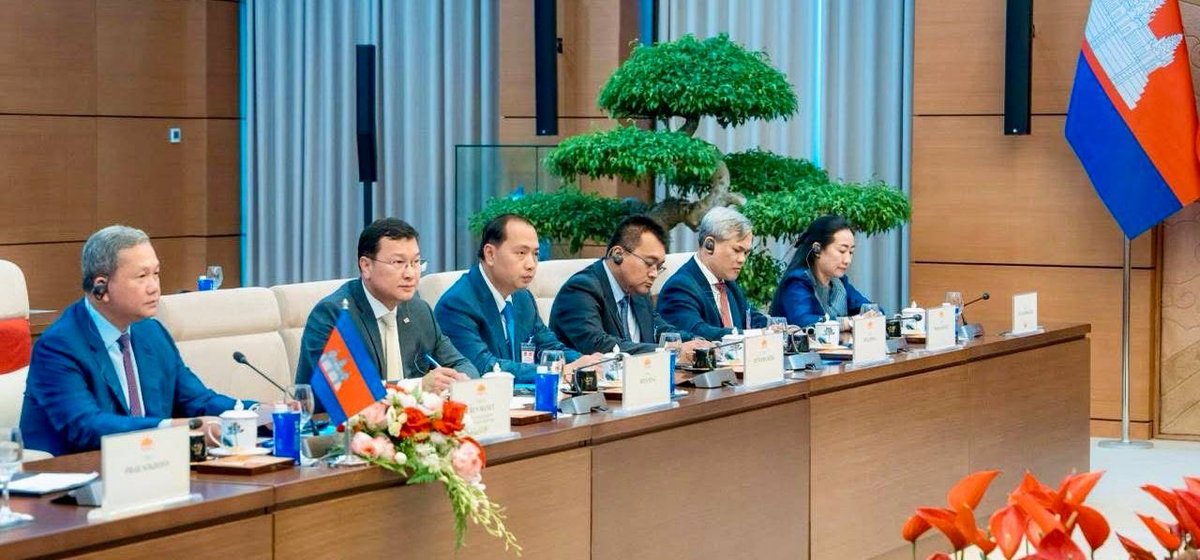 洪玛奈访问越南会见陈青敏 旅游部长胡哈随行