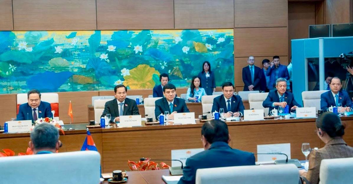 洪玛奈访问越南会见陈青敏 旅游部长胡哈随行