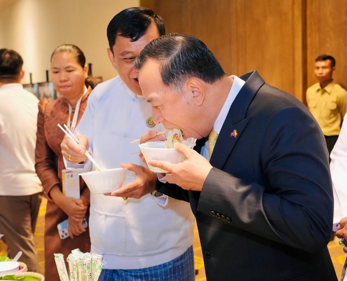 仰光省省长盛赞柬埔寨高棉米粉 推动两国旅游合作