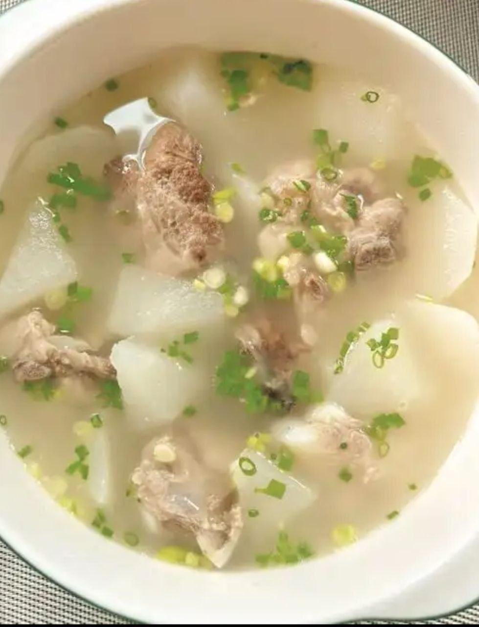 西港杨大厨私房菜推出高性价比工作餐,单餐4美元,全天三餐仅需