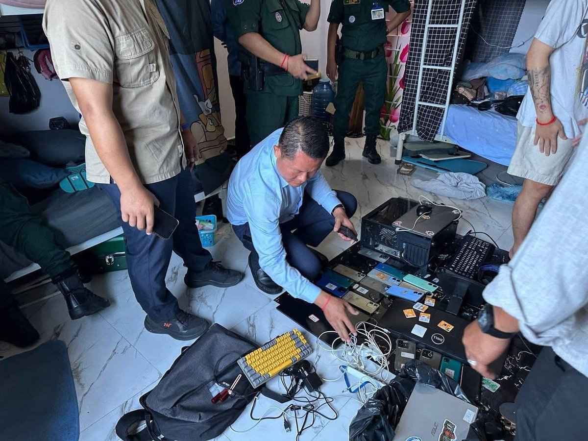 西港警方突查公寓抓获111名印尼籍涉诈嫌犯