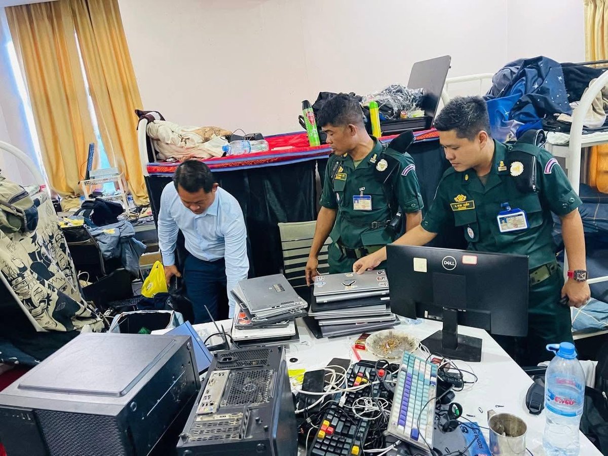西港警方突查公寓抓获111名印尼籍涉诈嫌犯
