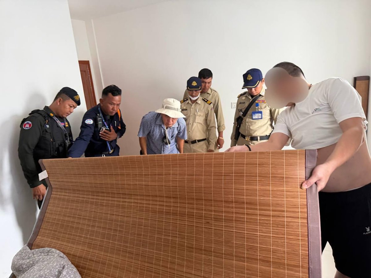 金边朗哥区开展治安清查 严打网络诈骗窝点