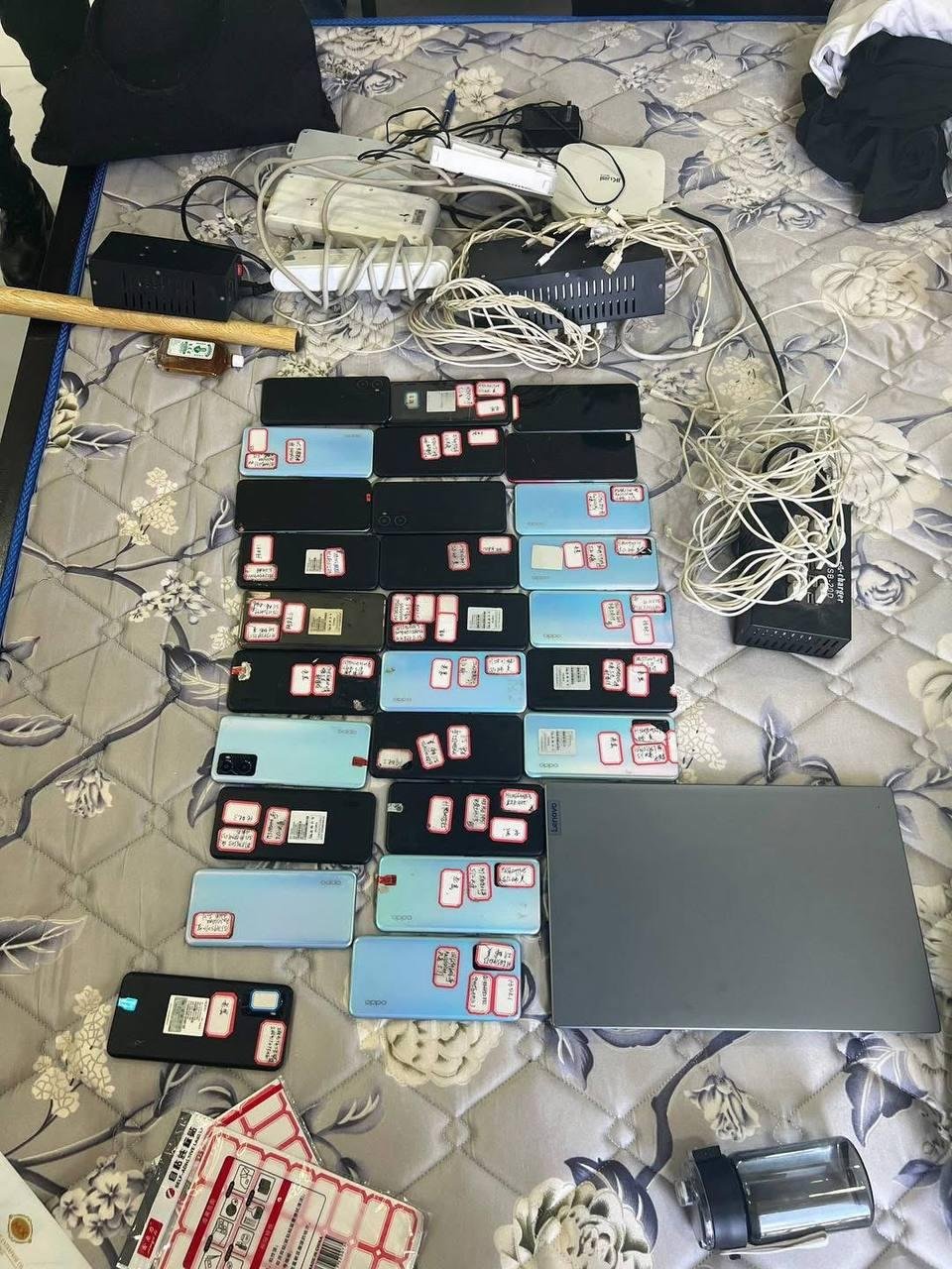金边森速区突袭网诈窝点 16名外籍人员被捕